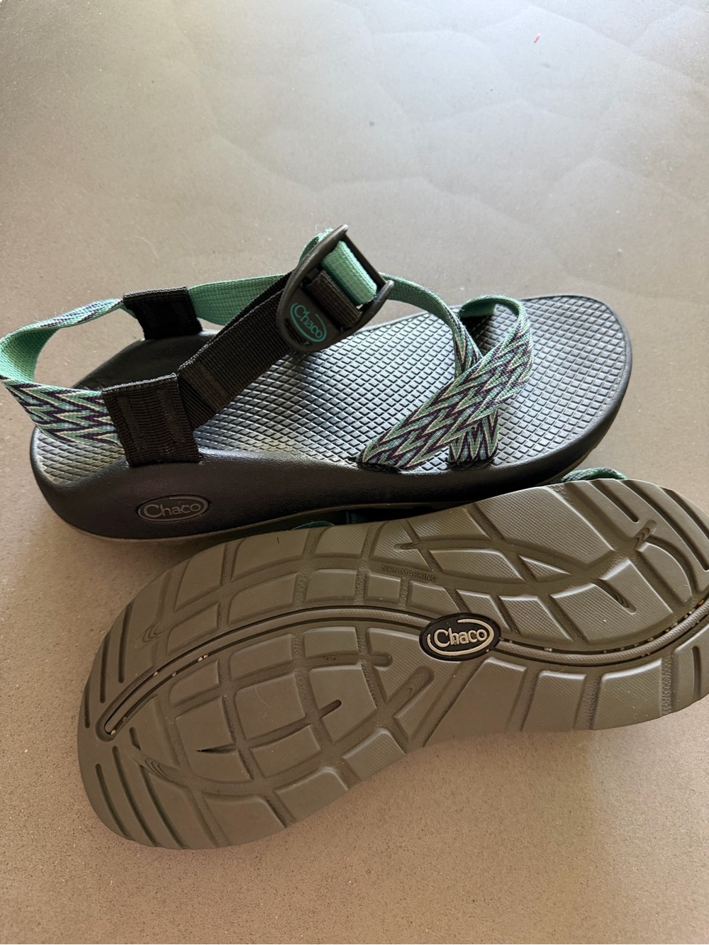 Chaco Women's Sandals with Mint and Black Woven Straps EUC - Picture 6 of 7